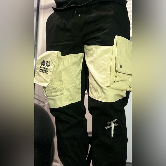 Black Cargo Pants - Picture 1 of 4